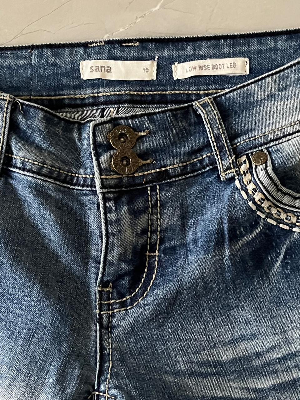 Low Rise Boot Leg Sana Jeans