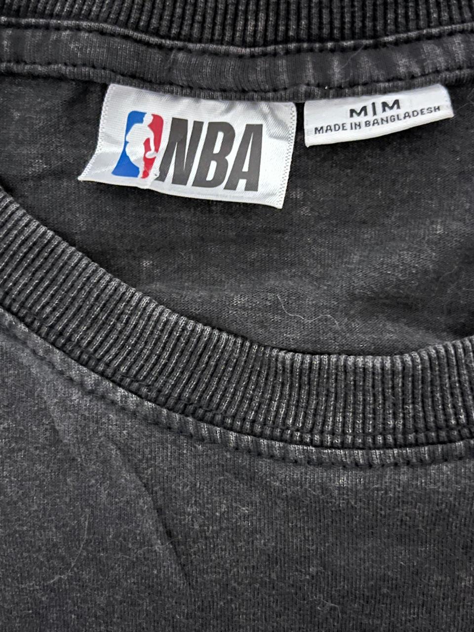NBA Chicago Bulls Central Division Dark Grey Large Tee