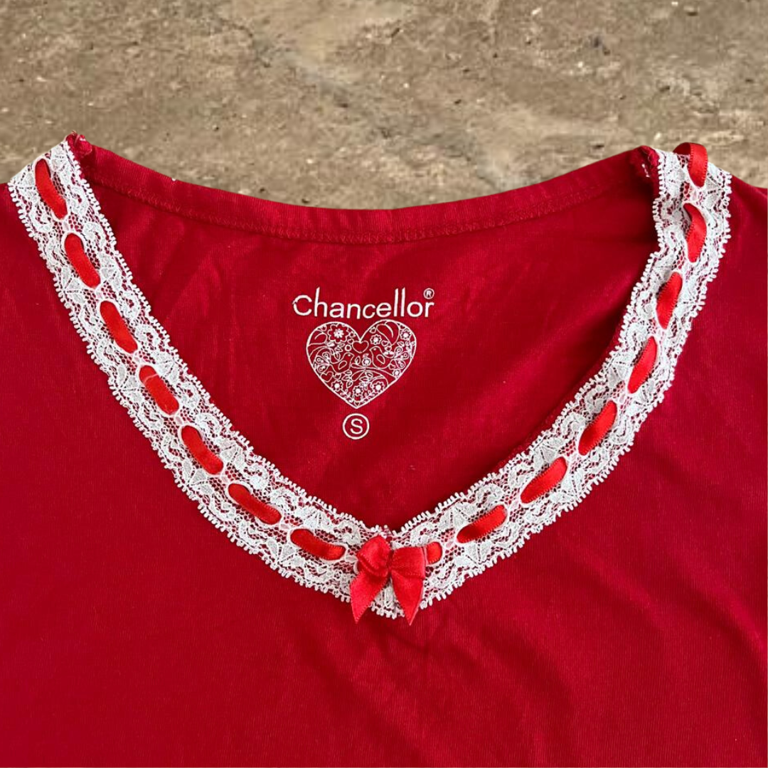 Chancellor Small Ribbon Collar Red T-shirt