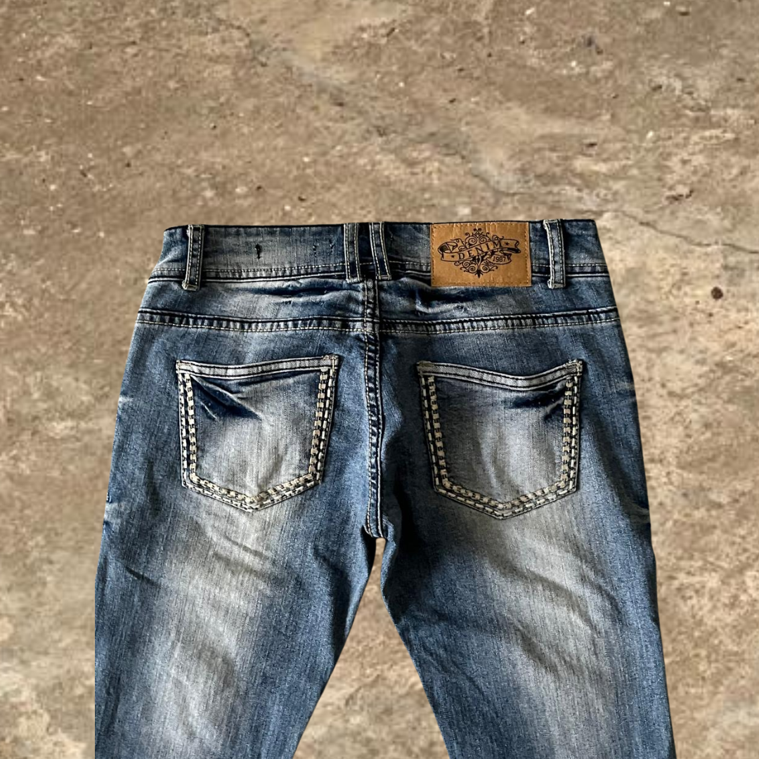 Low Rise Boot Leg Sana Jeans