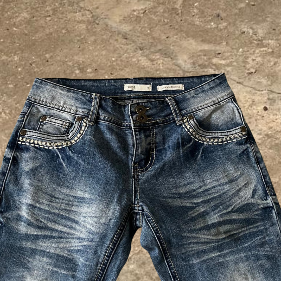 Low Rise Boot Leg Sana Jeans